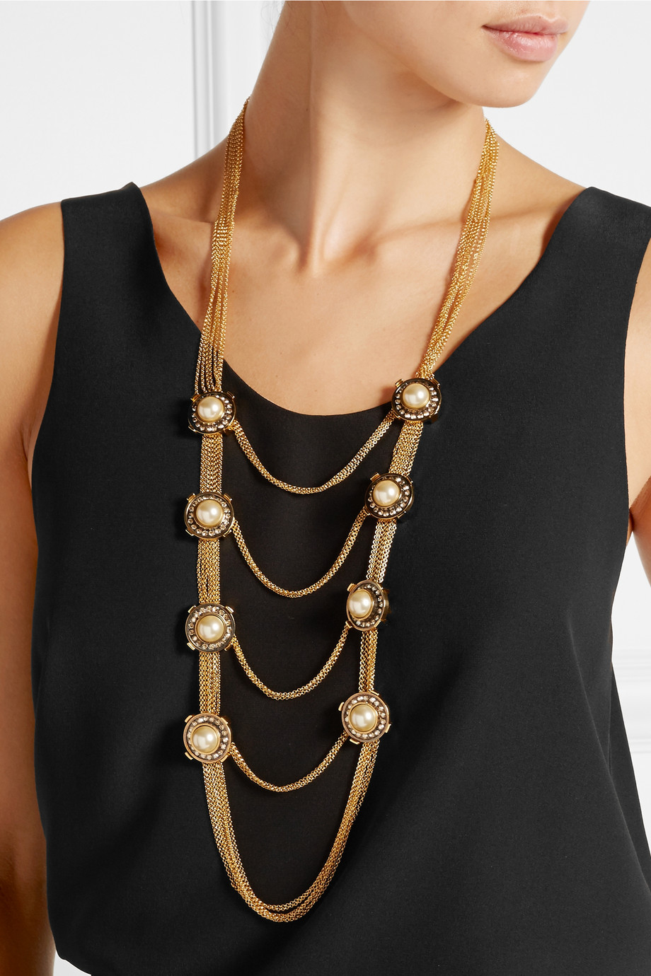 necklace for elegant outfit