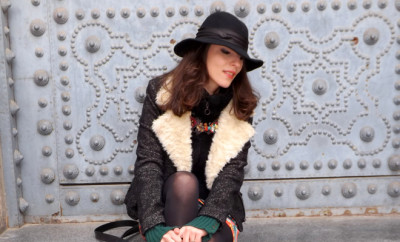 hat winter chic look with black jacket